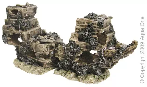 Aqua One Ornament – U330 Shipwreck Medium (2/set) 43x21cm